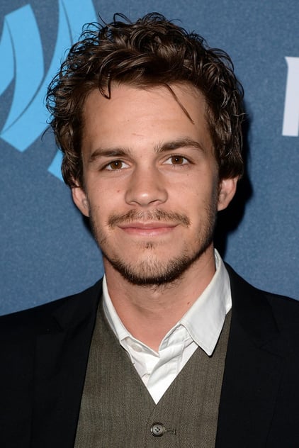 Johnny Simmons Johnny Simmons