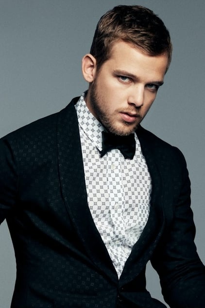 Max Thieriot Max Thieriot
