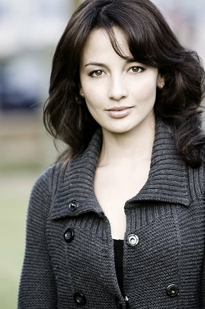 Alin Sumarwata Alin Sumarwata