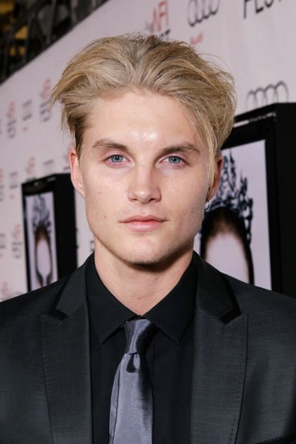 Toby Hemingway Toby Hemingway