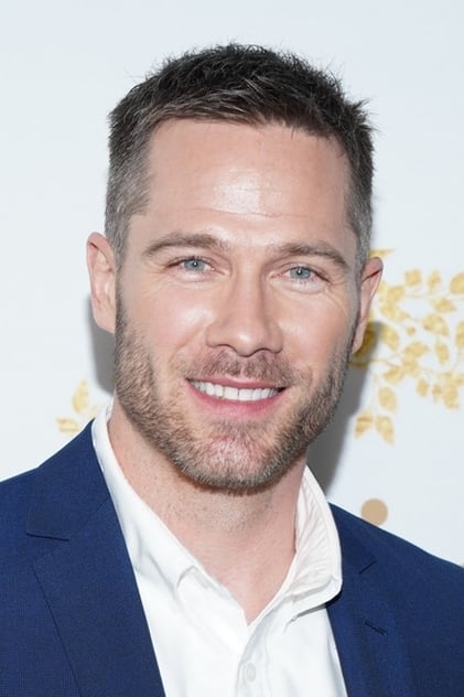 Luke Macfarlane Luke Macfarlane