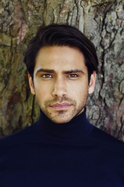 Luke Pasqualino Luke Pasqualino