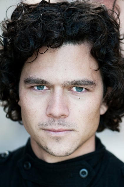 Luke Arnold