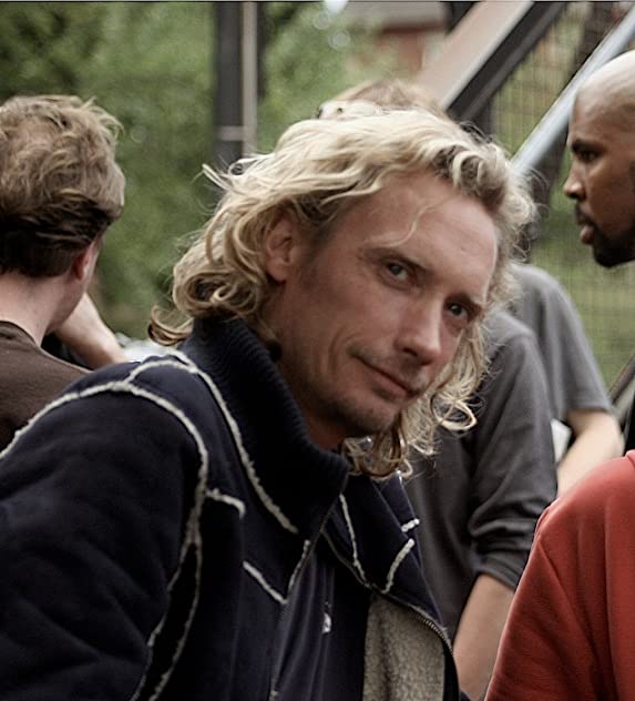 Simon J. Willis Simon J. Willis