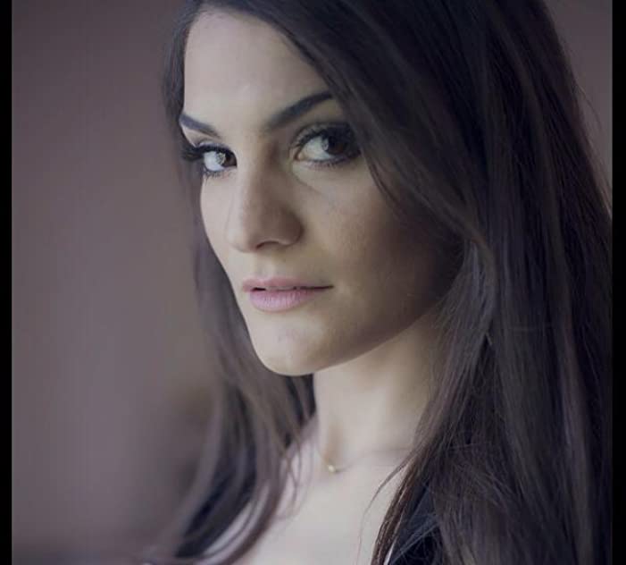 Chloë Evans Chloë Evans