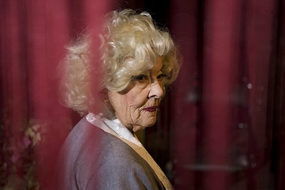 Shenda Román Shenda Román