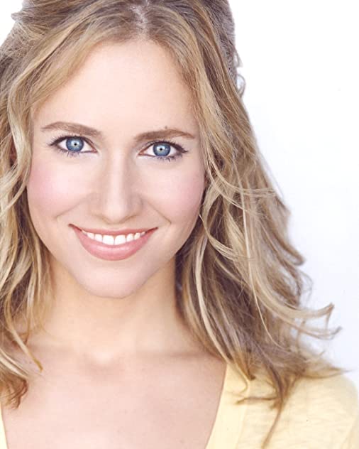 Ellie Knaus Ellie Knaus