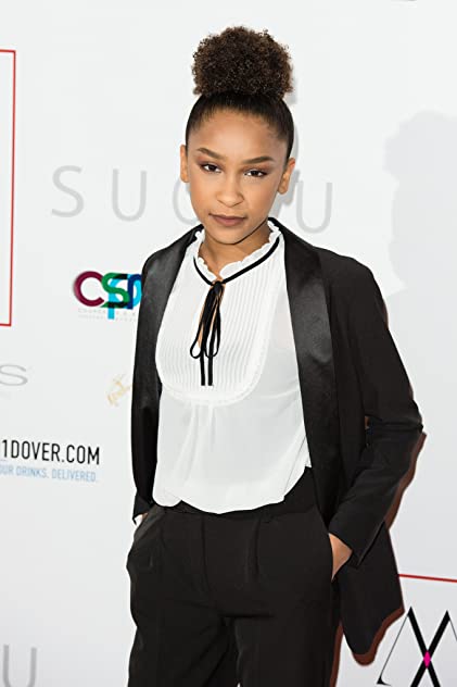 Sennia Nanua Sennia Nanua