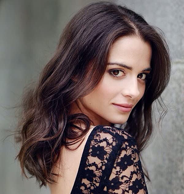 Stephanie Leonidas Stephanie Leonidas