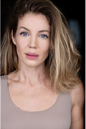 Maura Grace Athari Maura Grace Athari