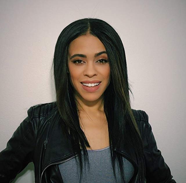 Julia Harnett Julia Harnett