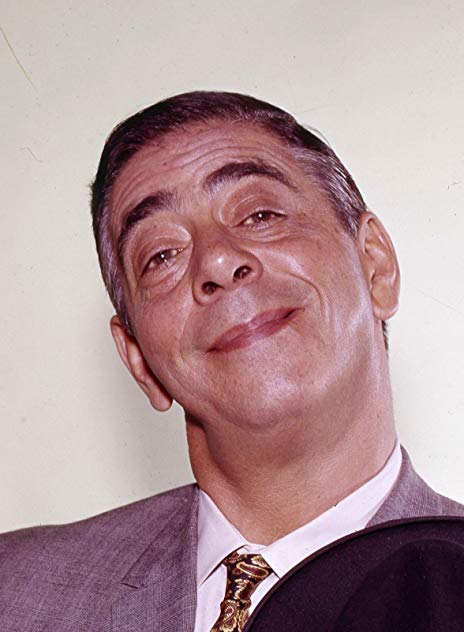 Robert Strauss Robert Strauss