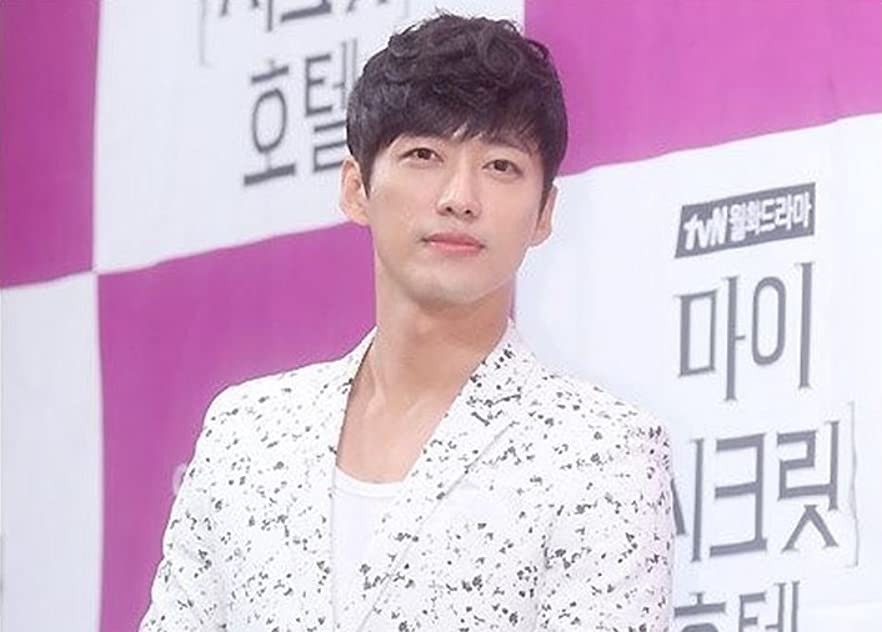 Min Namkoong Min Namkoong
