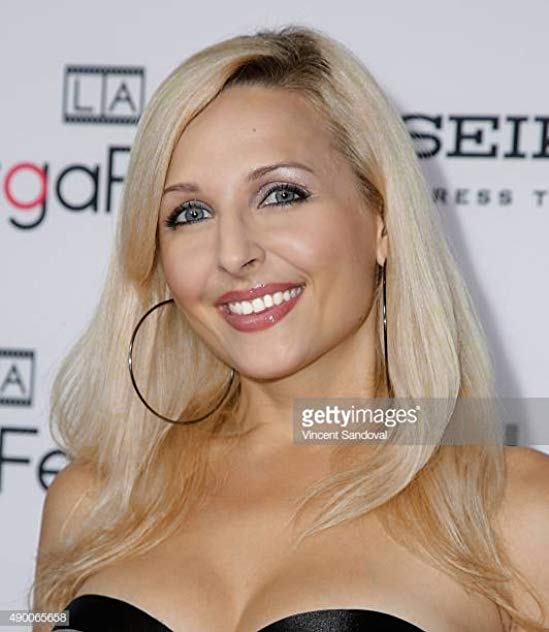 Claudia Zie Claudia Zie