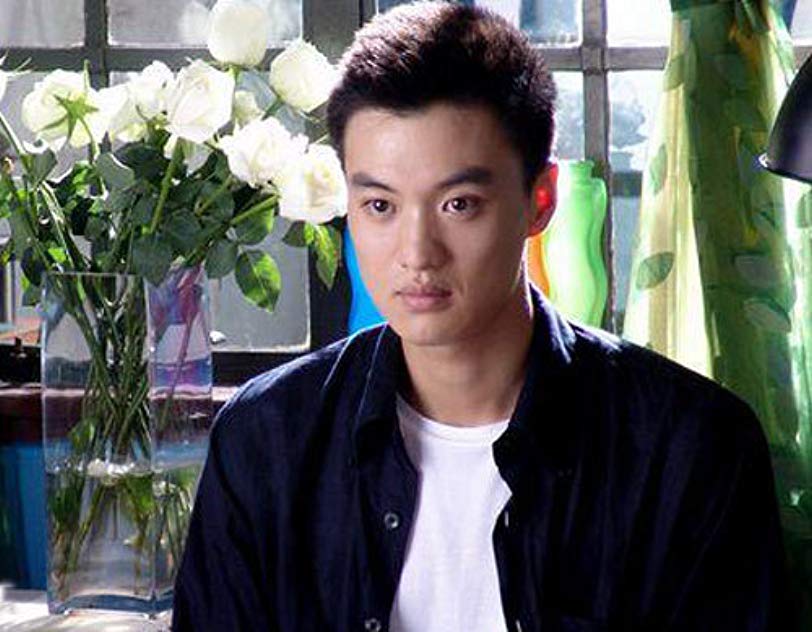 Yiwei Zhou Yiwei Zhou