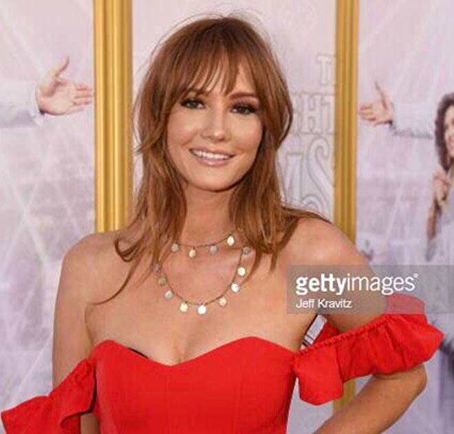 Dominique Sharpe Dominique Sharpe