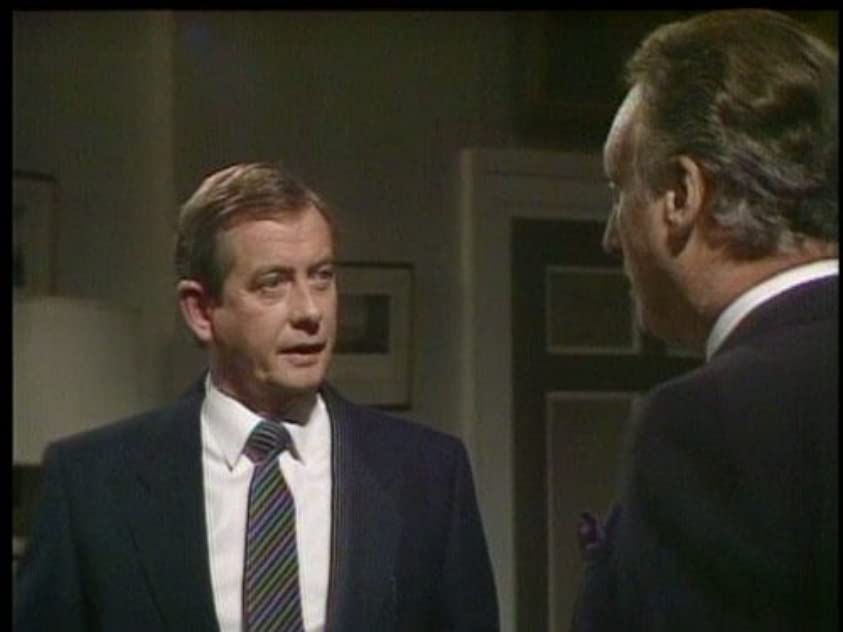 Derek Fowlds Derek Fowlds