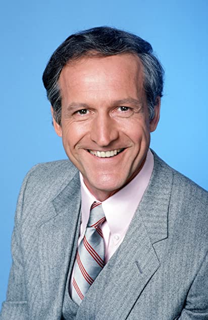 Daniel J. Travanti Daniel J. Travanti