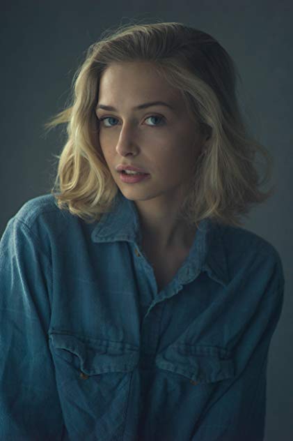 Sophie Simnett Sophie Simnett
