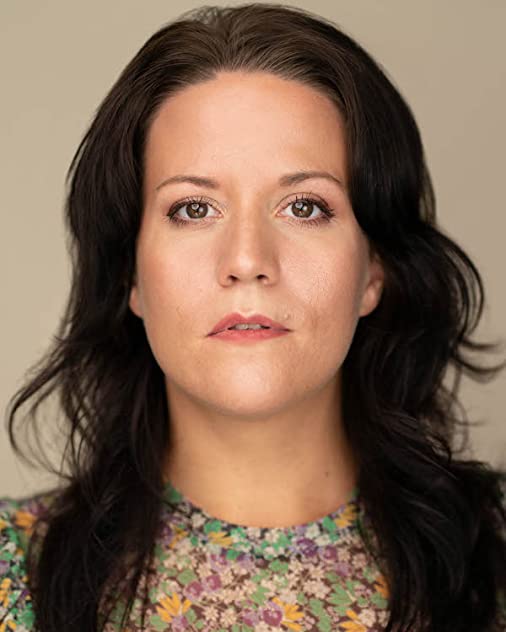 Julia-Maria Arnolds Julia-Maria Arnolds