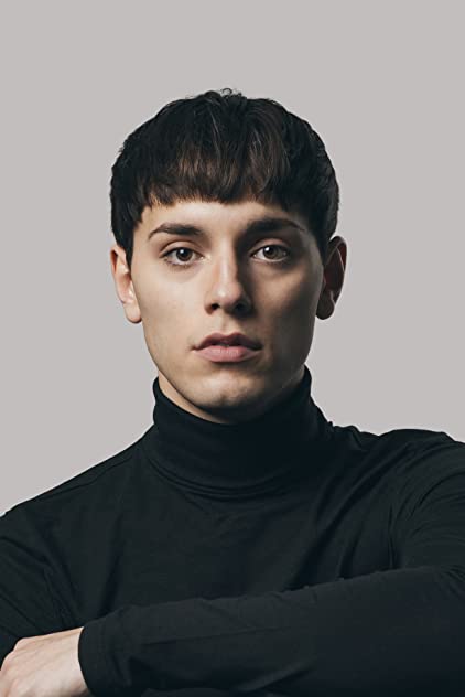Max Harwood Max Harwood