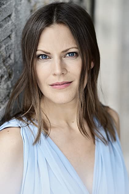 Noémi Besedes Noémi Besedes